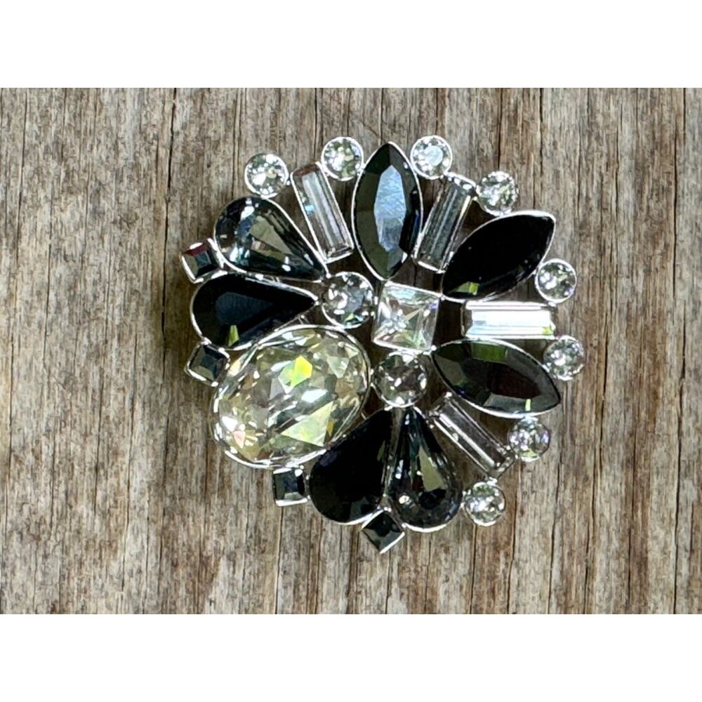 Swarovski Triumphal Crystal Brooch 2013 5030455 - Picture 2 of 6
